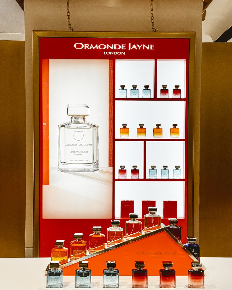 Visuel officiel Ormonde Jayne : ambiance feutrée de la maison londonienne, parfums de Linda Pilkington